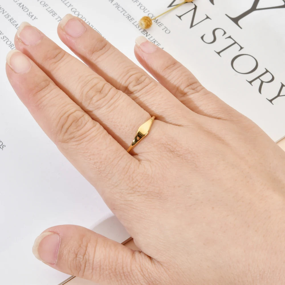 Signature Flow Ring